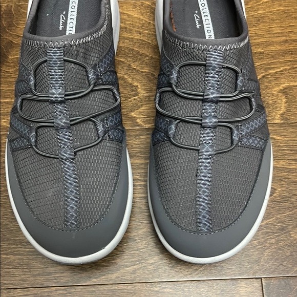 Clarks Gray Sneakers with Hook-and-Loop Straps - Picture 3 of 8